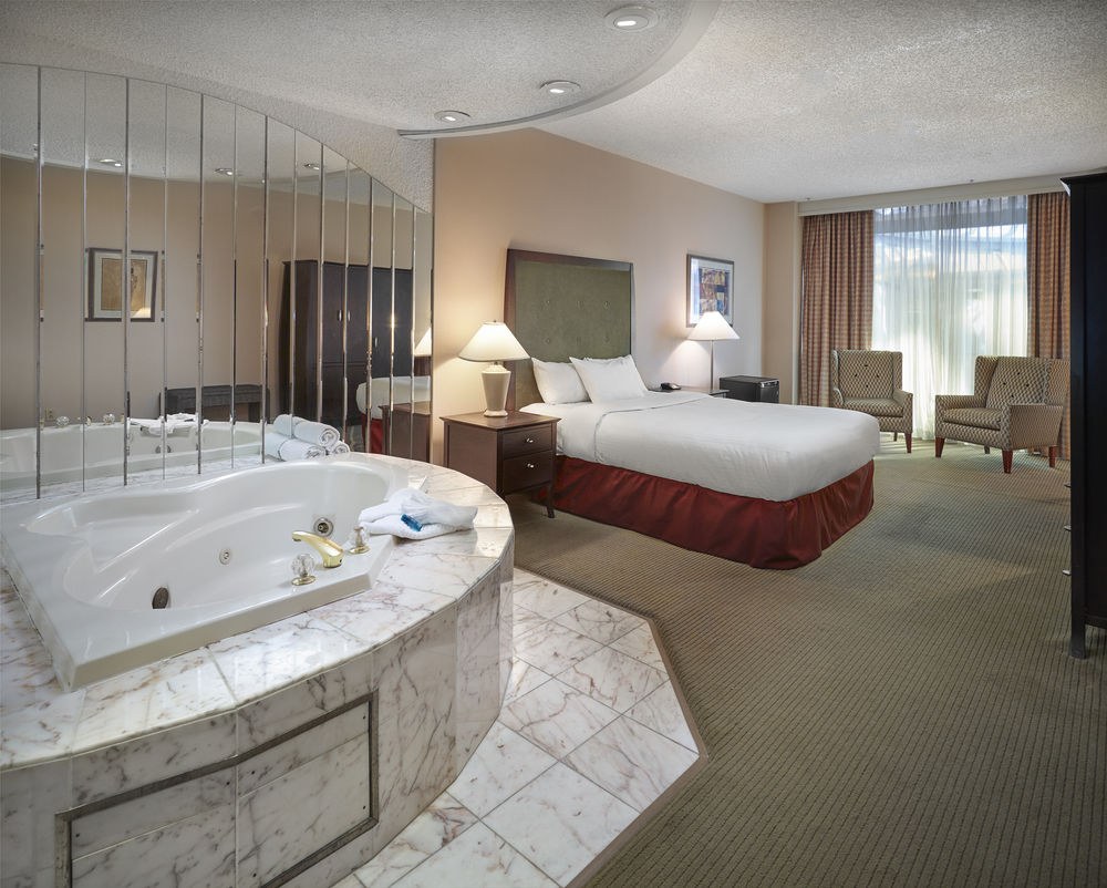 DELTA HOTELS EDMONTON CENTRE SUITES photo 2