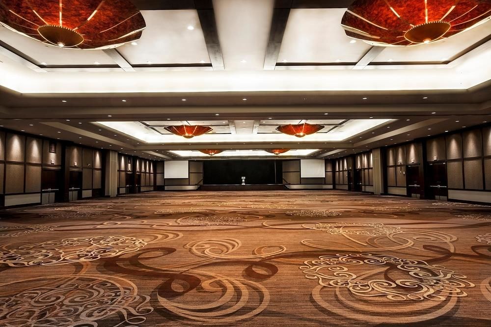 SHERATON ON THE FALLS photo 3