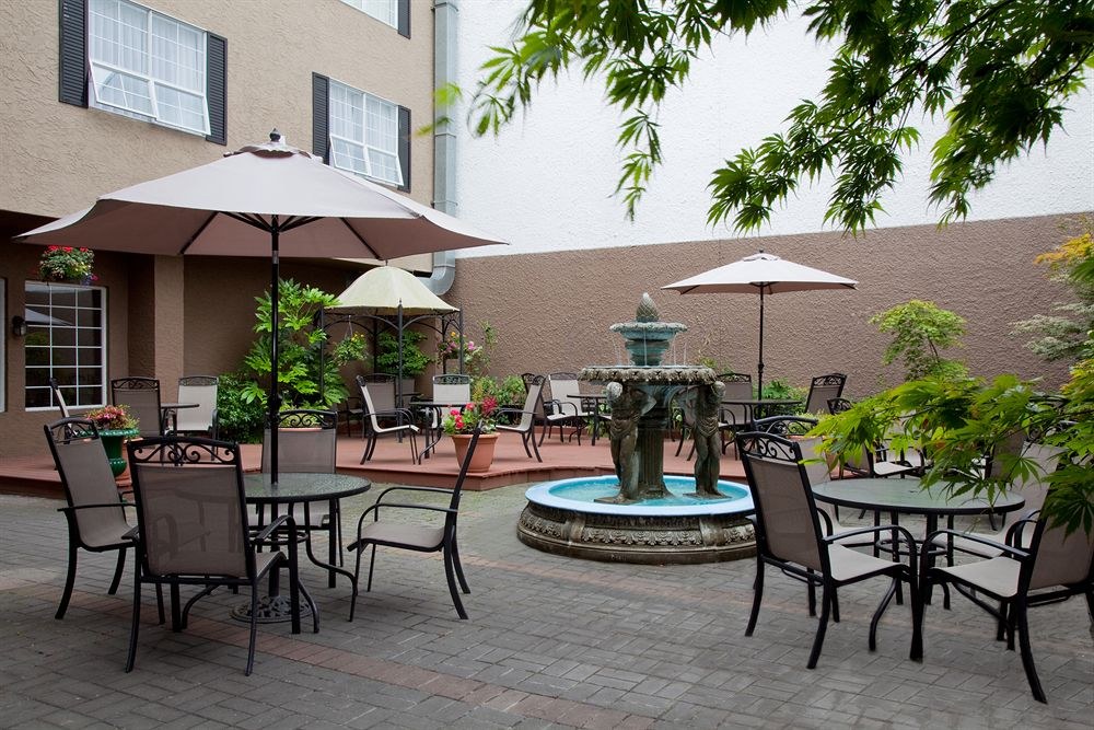 QUALITY INN DOWNTOWN INNER HARBOUR photo 1