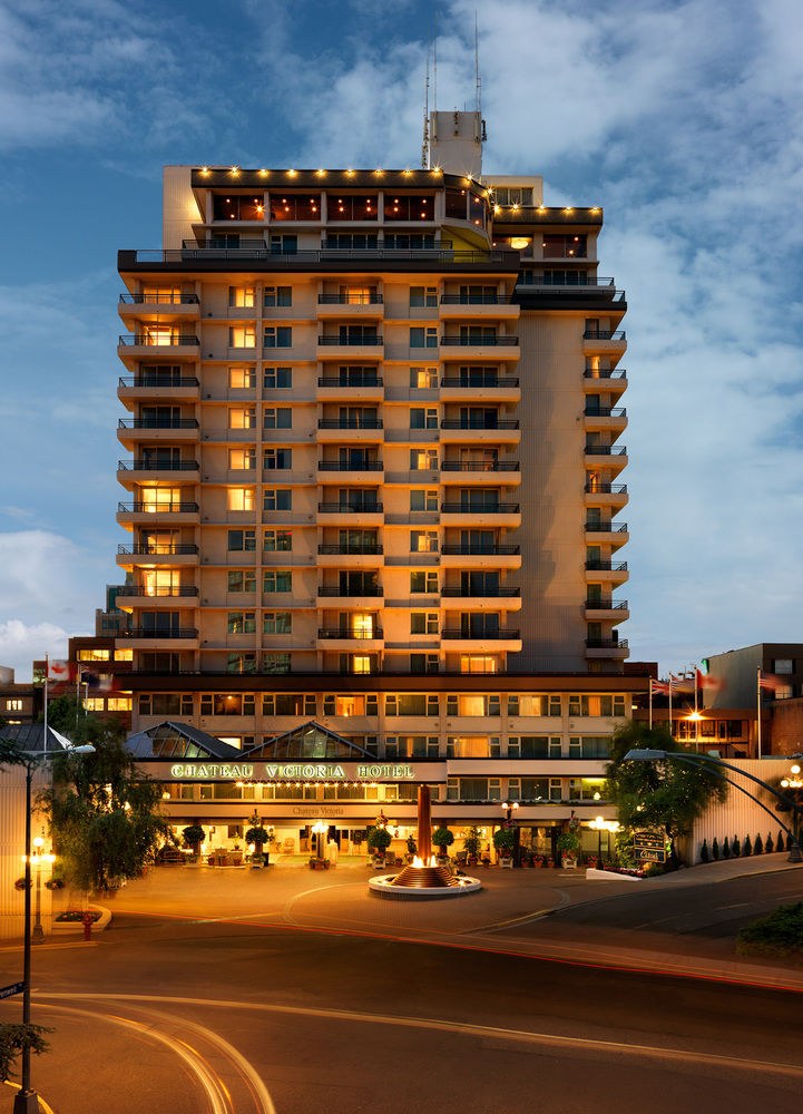 Chateau Victoria Hotel and Suites photo 2