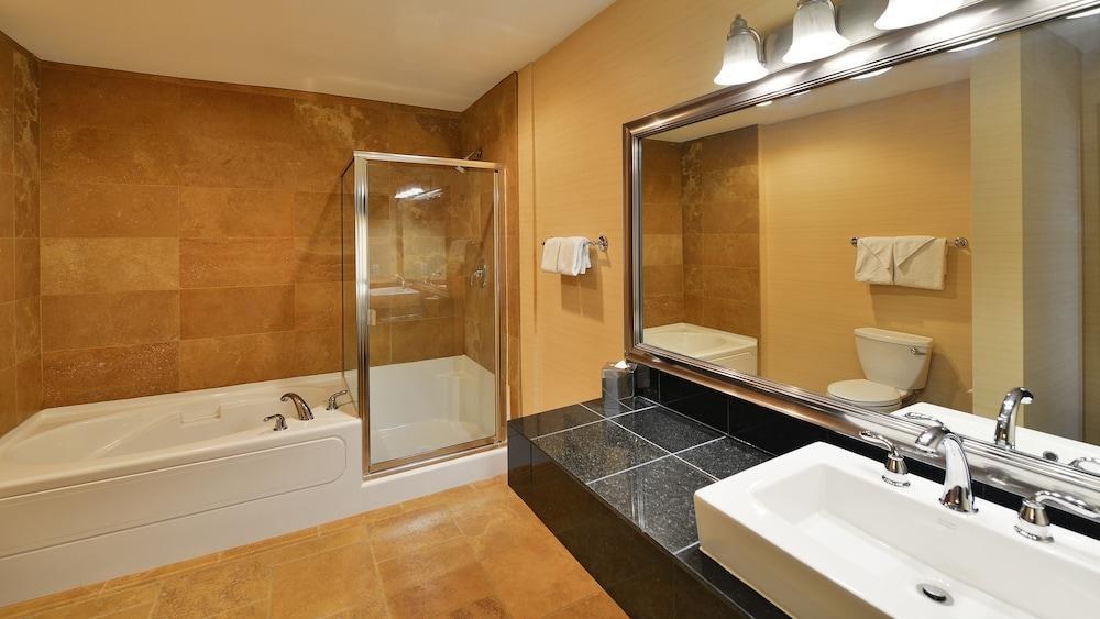 PRESTIGE INN GOLDEN photo 2