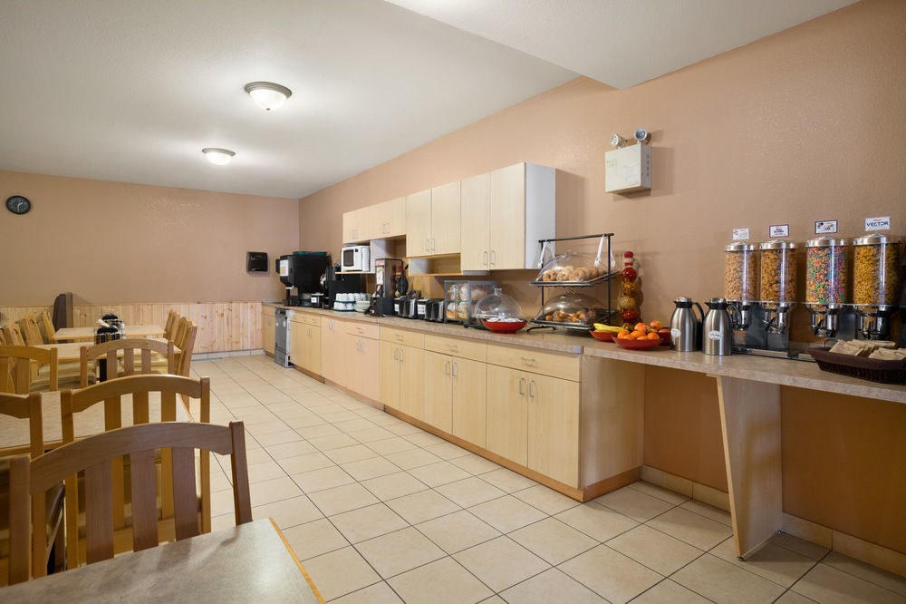 RAMADA LIMITED GOLDEN photo 1