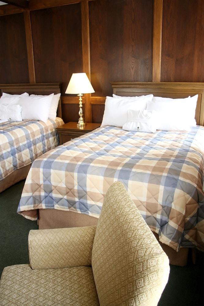 GANANOQUE INN photo 2
