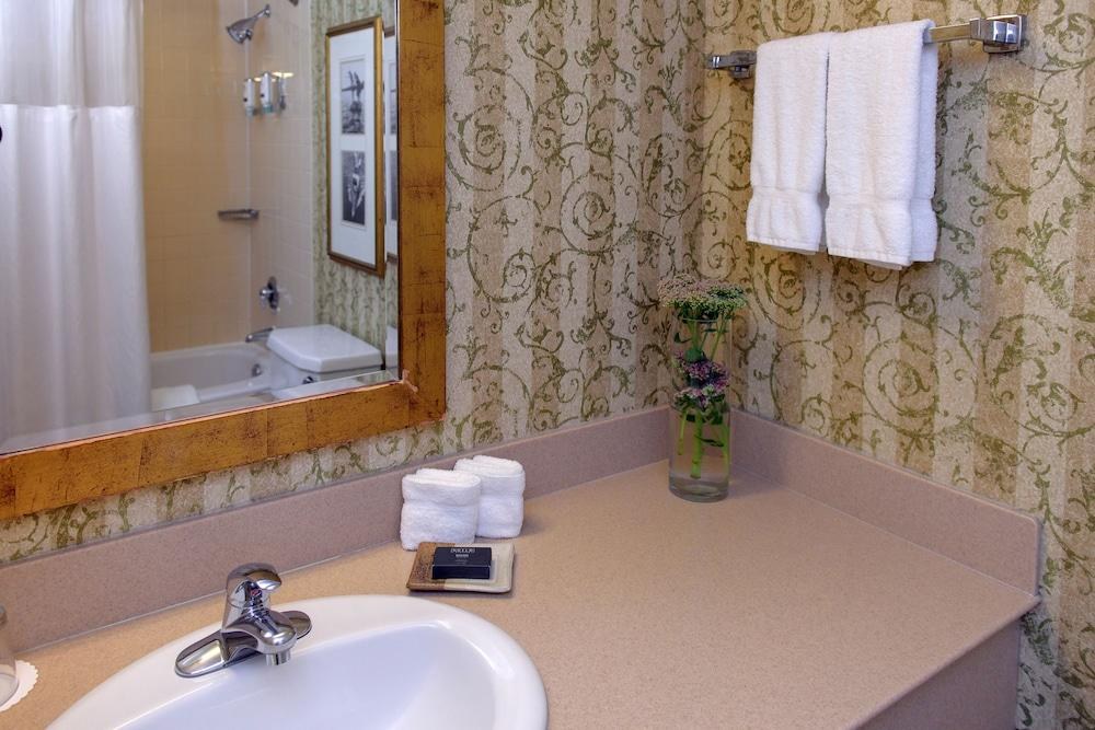 DEERHURST RESORT photo 4