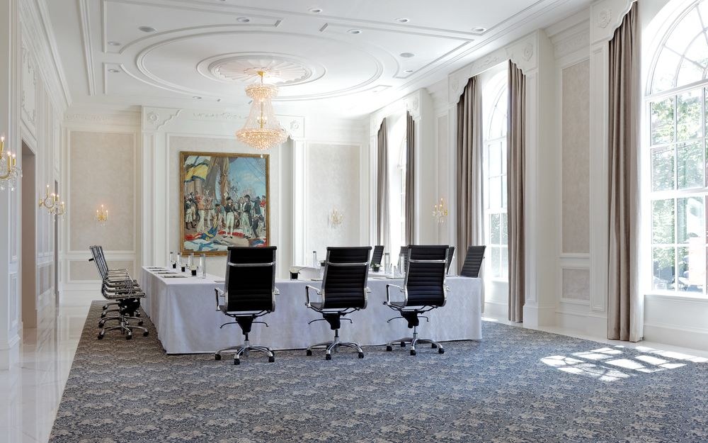 THE LORD NELSON HOTEL & SUITES photo 1
