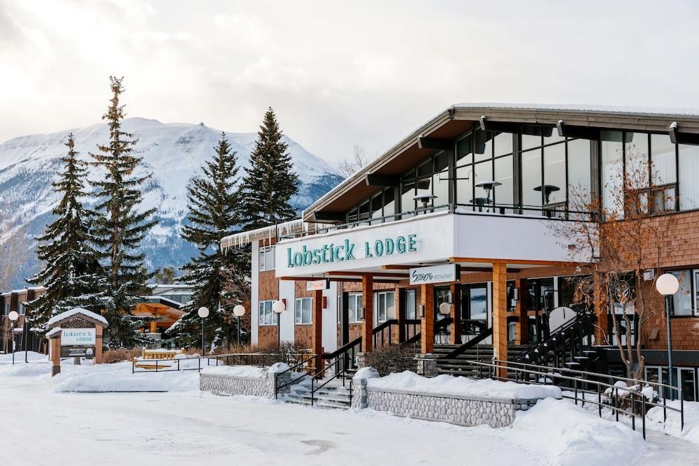 LOBSTICK LODGE photo 3