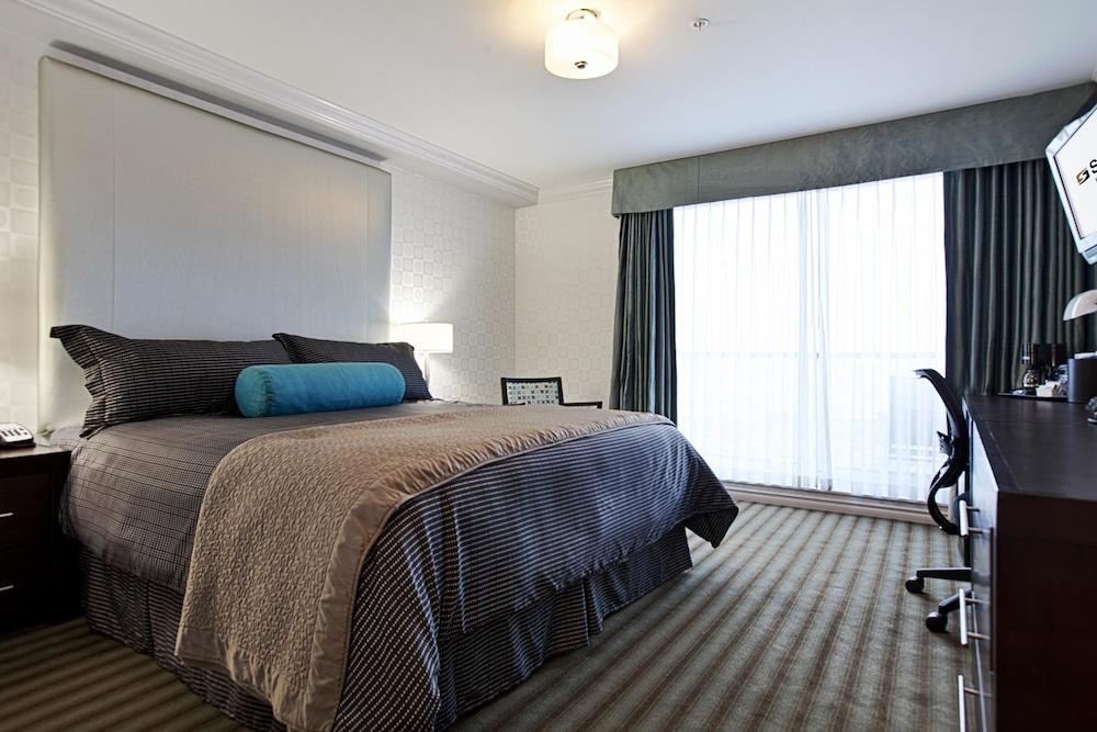 SANDMAN HOTEL KELOWNA photo 2