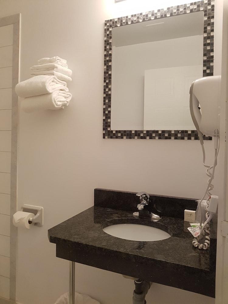 HOTEL LE ROBERVAL photo 2