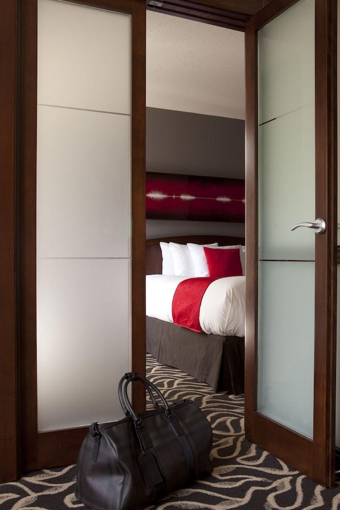 LE SAINT SULPICE HOTEL MONTREAL photo 3