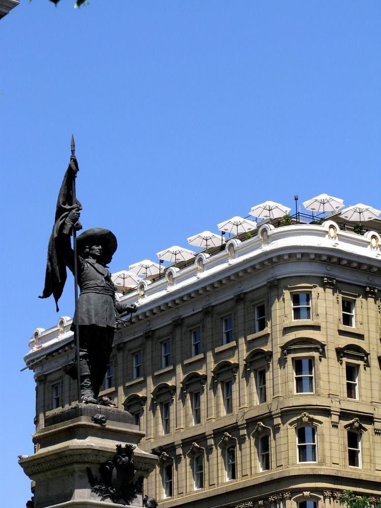 LE PLACE D'ARMES HOTEL & SUITES photo 1