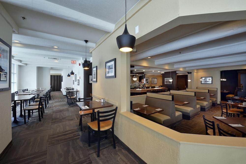 RADISSON HOTEL OTTAWA PARLIAMENT HILL photo 3