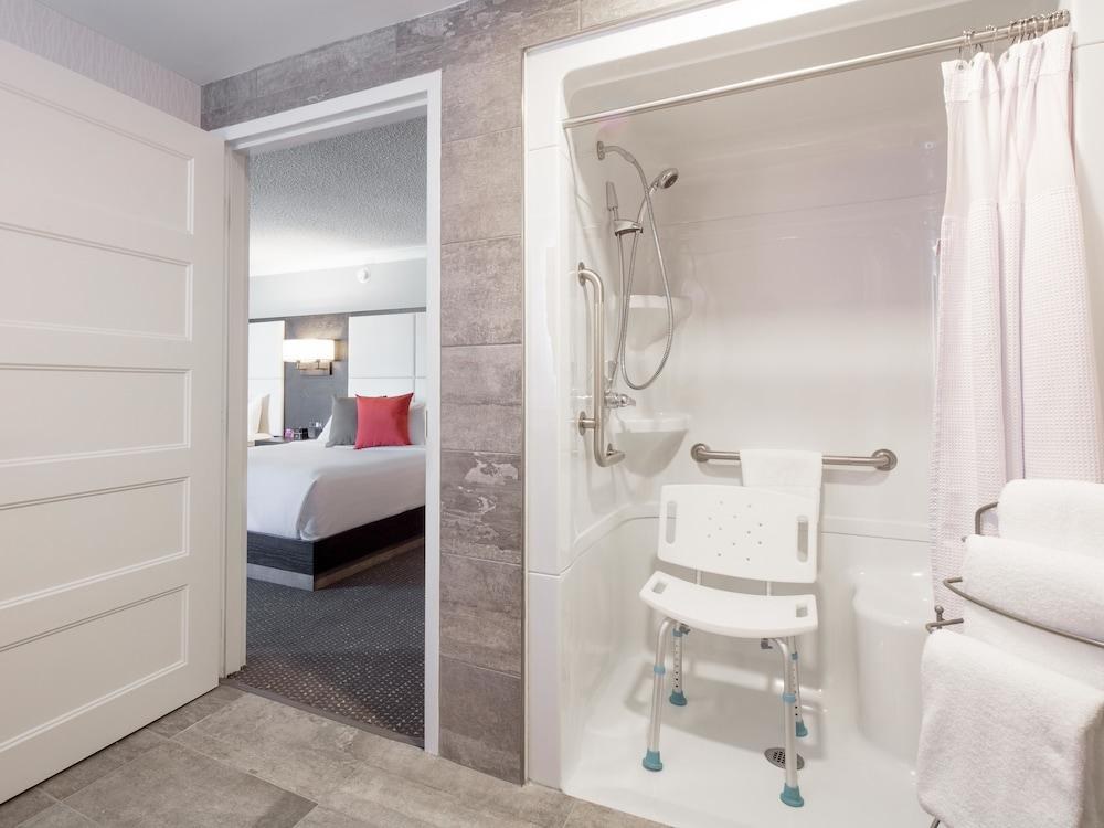 CROWNE PLAZA MONCTON DOWNTOWN photo 2