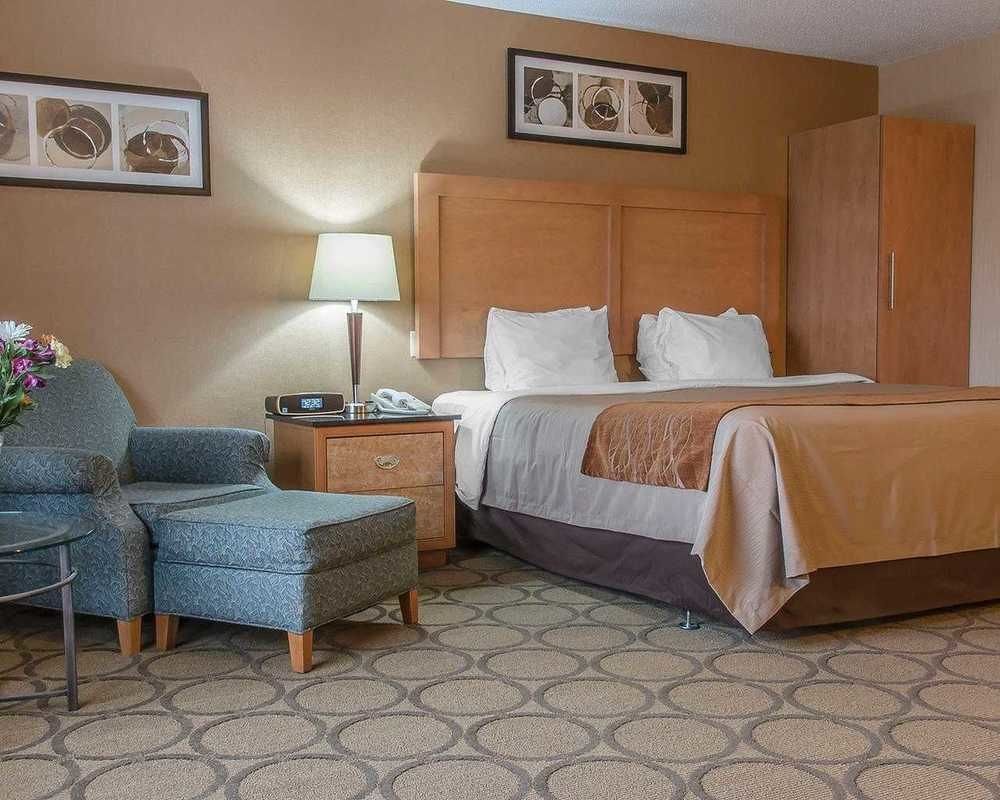 COMFORT INN THUNDER BAY photo 1