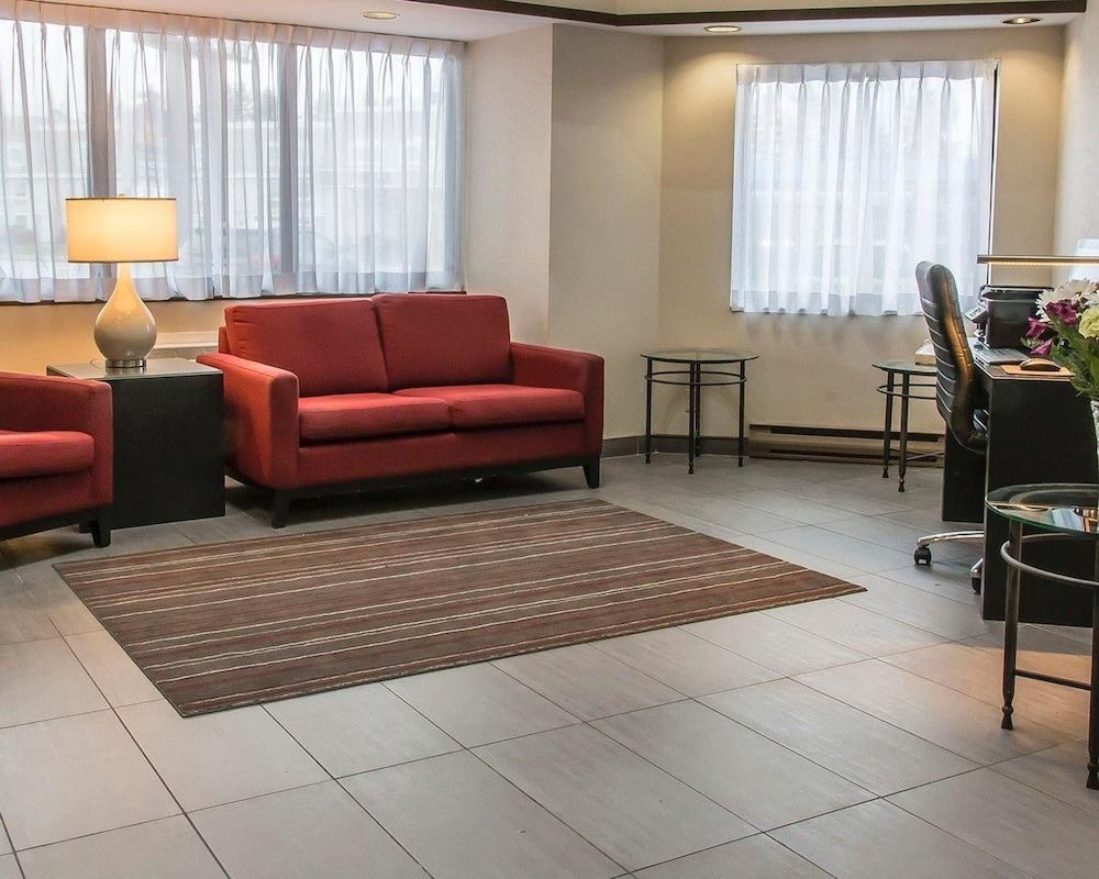 COMFORT INN THUNDER BAY photo 3