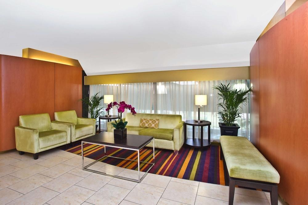 RADISSON HOTEL SUDBURY photo 4