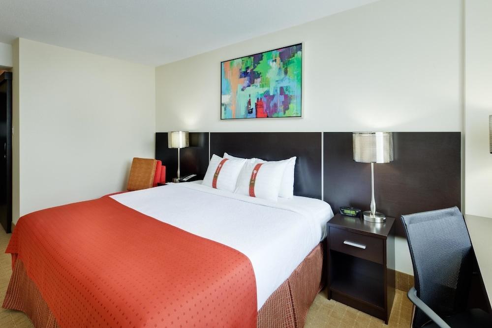 HOLIDAY INN TORONTO DOWNTOWN CENTRE photo 2