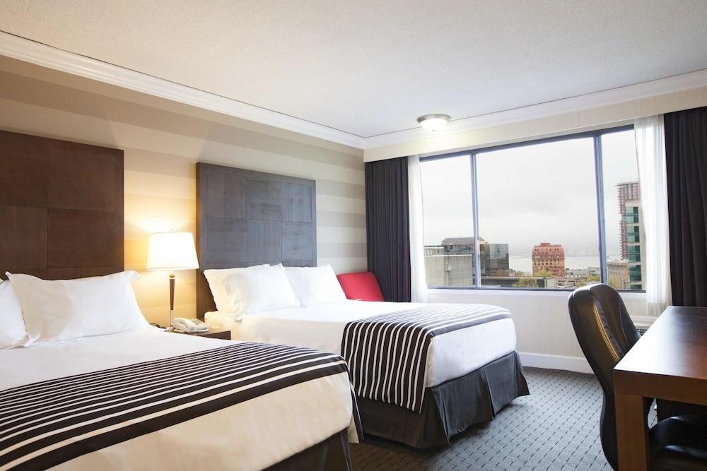 SANDMAN HOTEL VANCOUVER CITY CENTRE photo 4