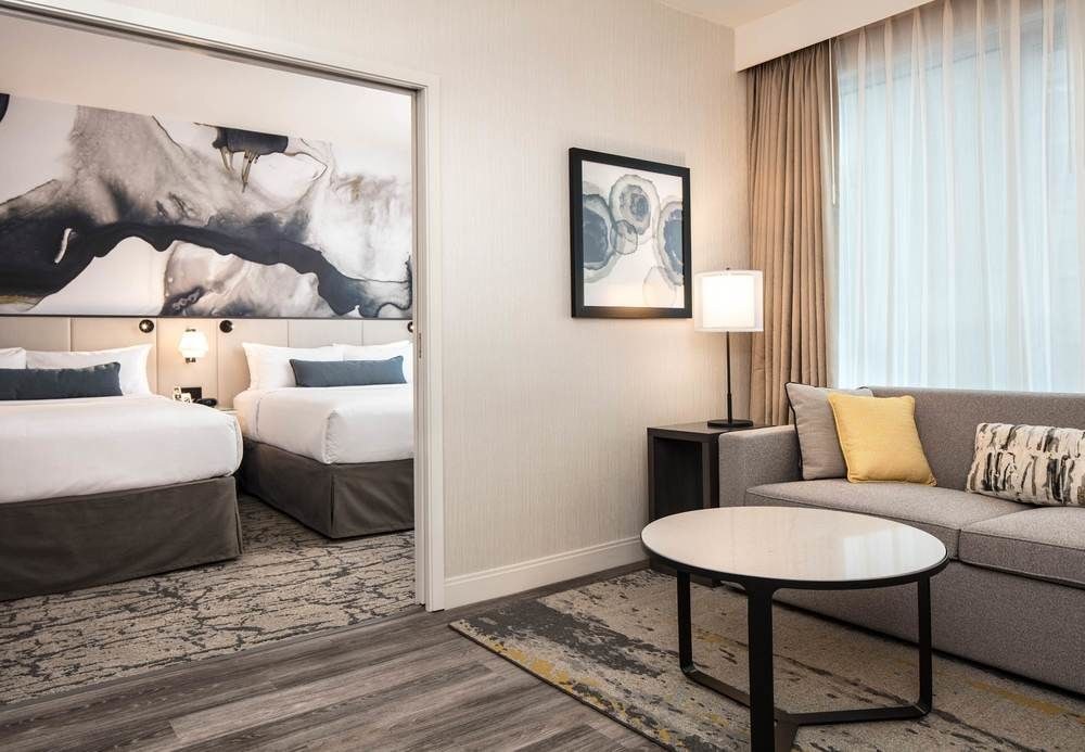 DELTA HOTELS BY MARRIOTT VANCOUVER DOWNTOWN SUITES photo 1