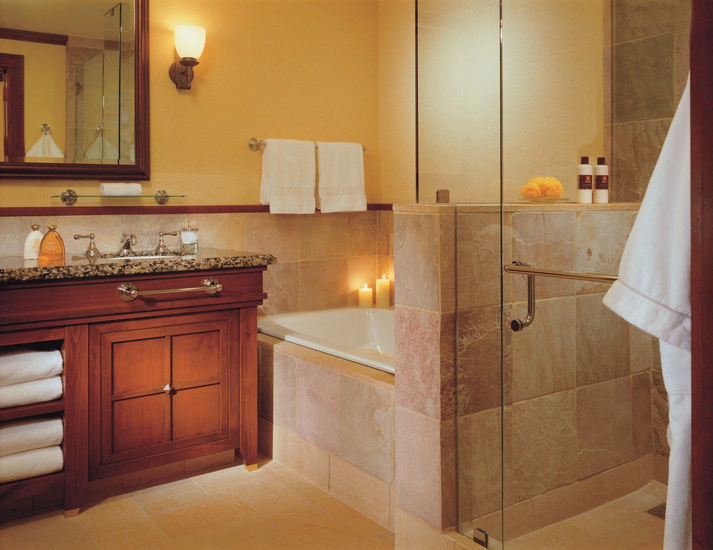 FOUR SEASONS RESORT AND RESIDENCES WHISTLER photo 1