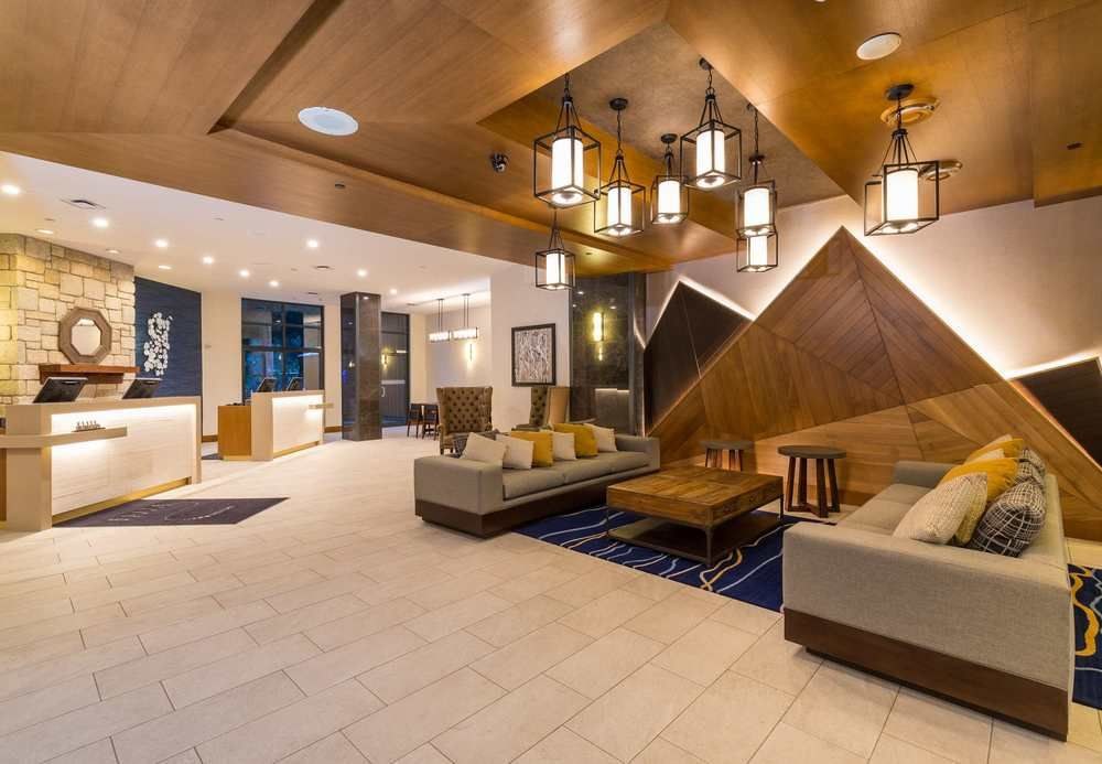 DELTA HOTELS BY MARRIOTT WHISTLER VILLAGE SUITES photo 4