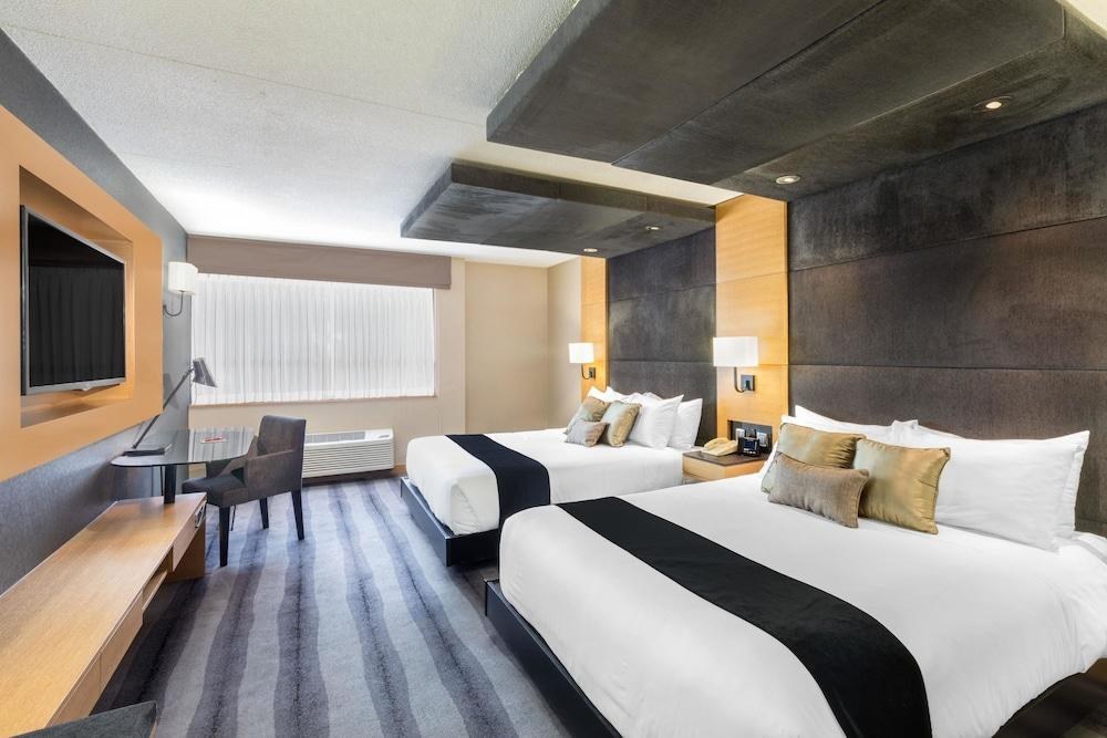 Ramada Plaza by Wyndham Prince George photo 2