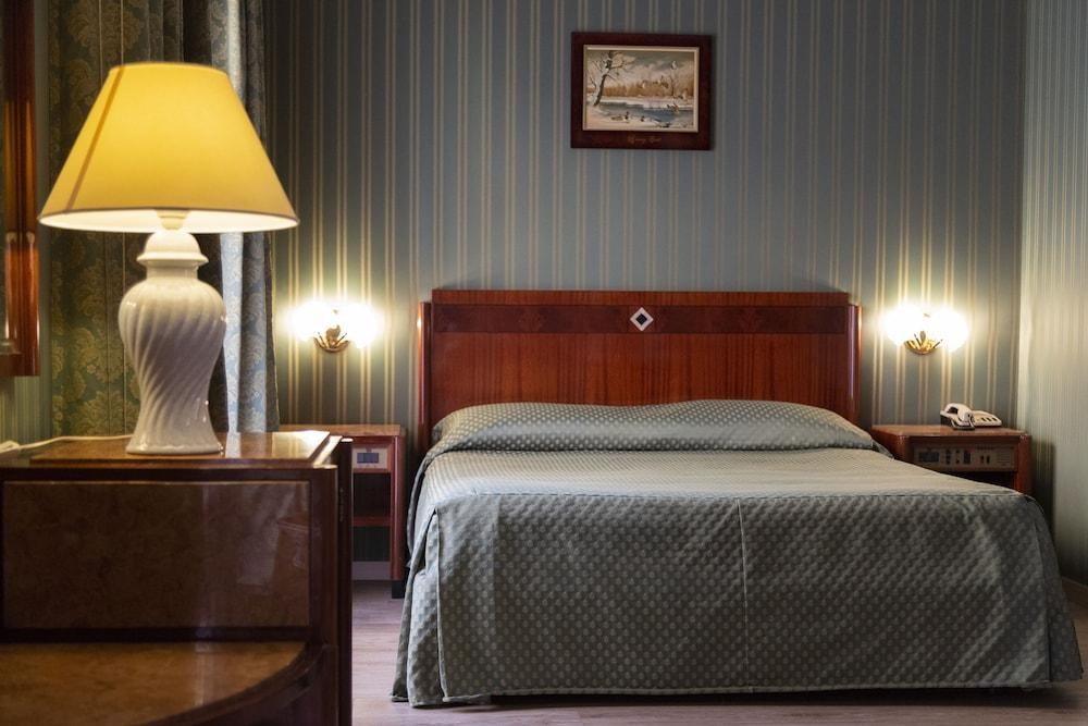 IH HOTELS MILANO BOCCONI photo 3