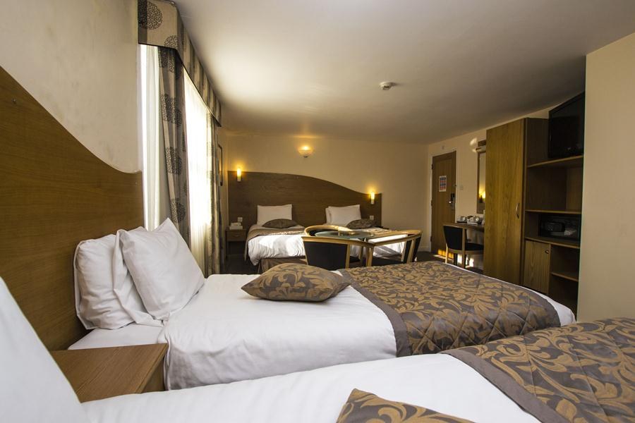 DUKE OF LEINSTER HOTEL photo 2
