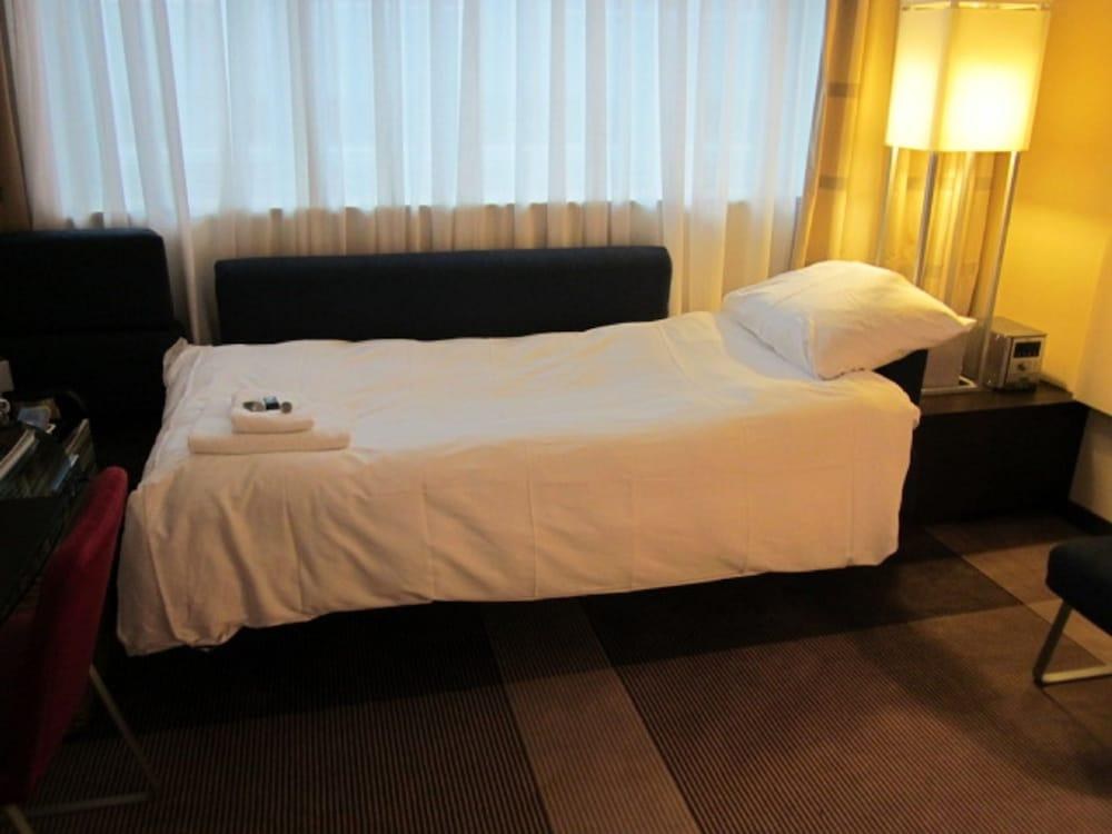 MOVENPICK HOTEL AMSTERDAM CITY CENTRE photo 2