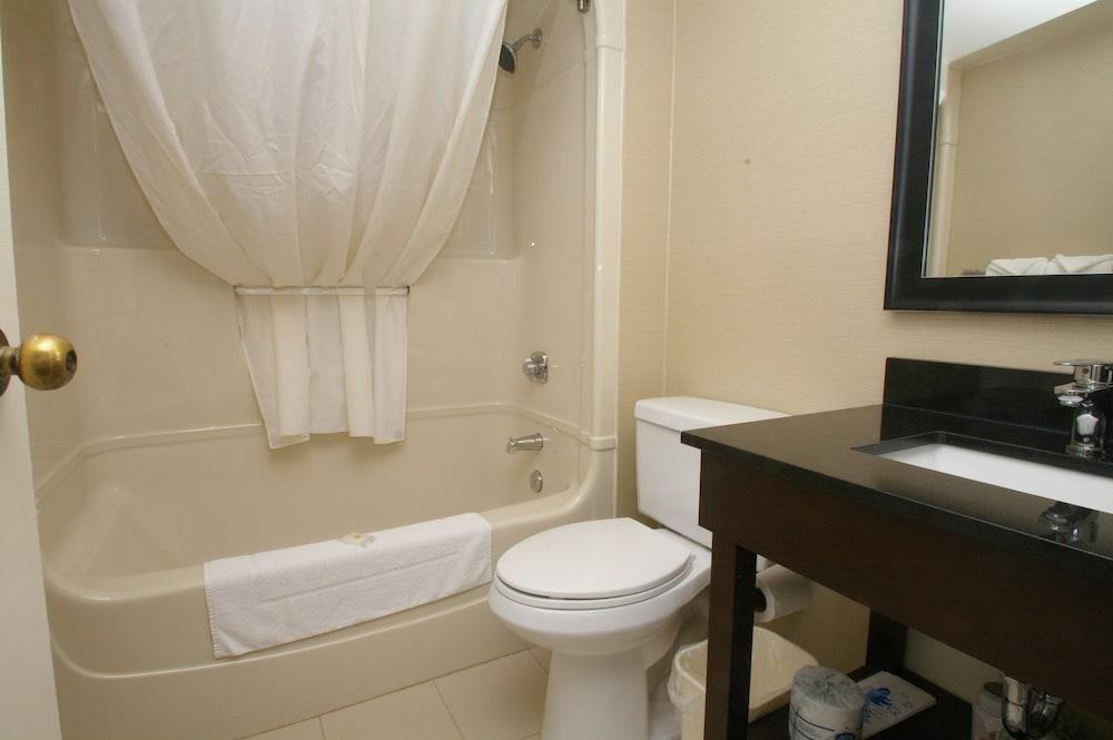COMFORT INN HUNTSVILLE photo 4