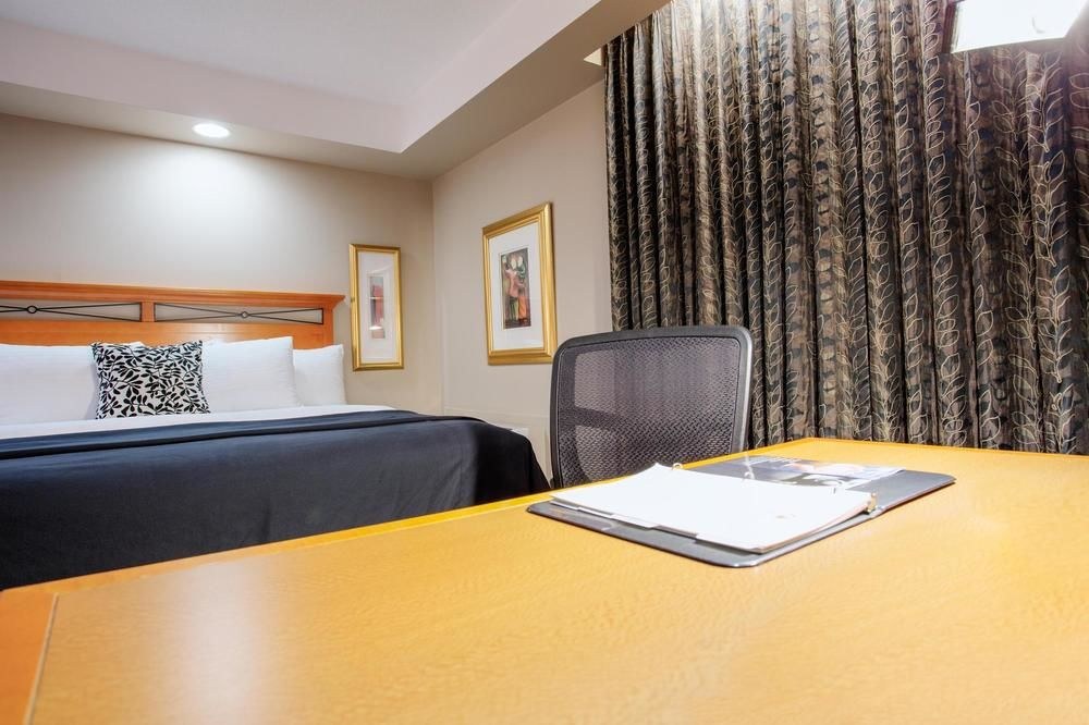 Royal Hotel Calgary, Trademark Collection by Wyndham photo 1
