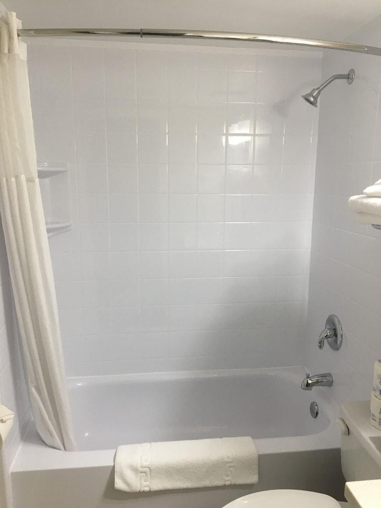 RODD ROYALTY INN photo 3