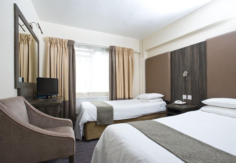 LILY HOTEL photo 2