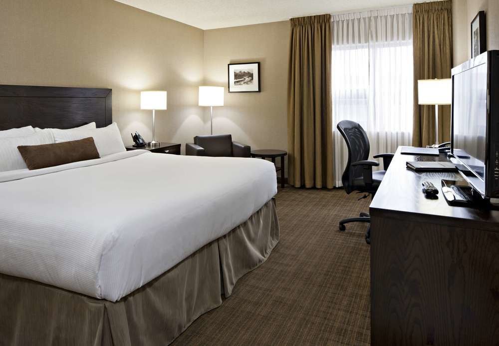 DELTA HOTELS BY MARRIOTT CALGARY AIRPORT IN-TERMINAL photo 1