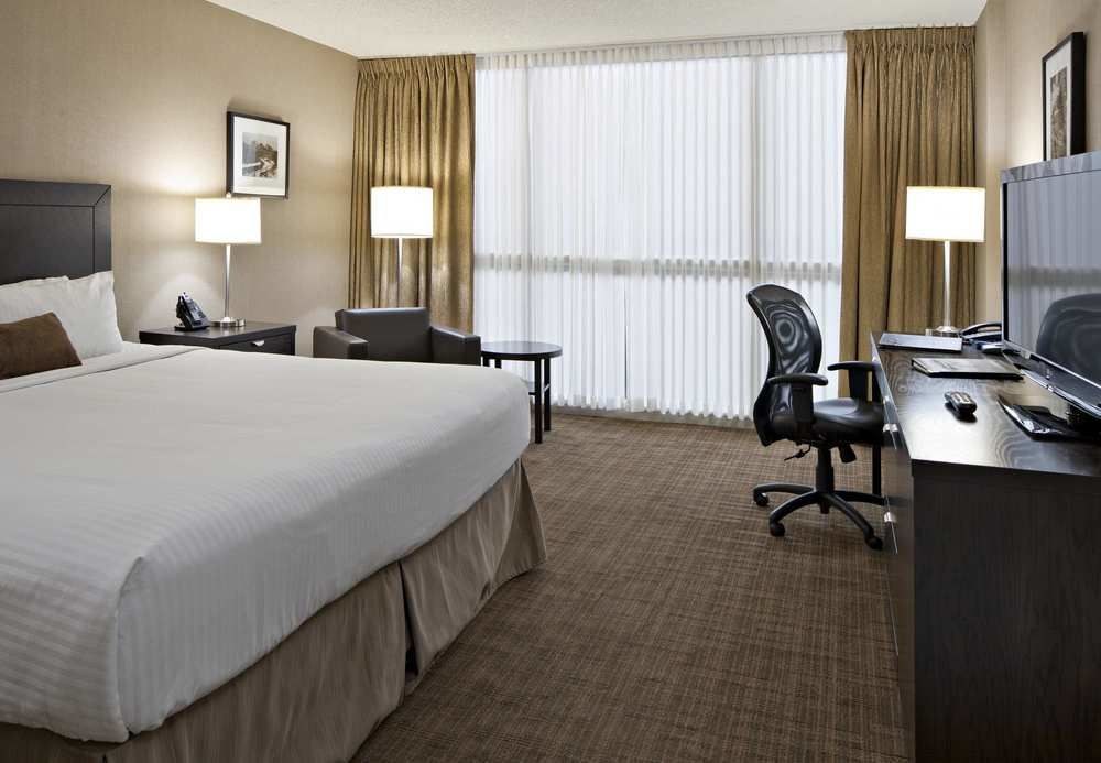 DELTA HOTELS BY MARRIOTT CALGARY AIRPORT IN-TERMINAL photo 2