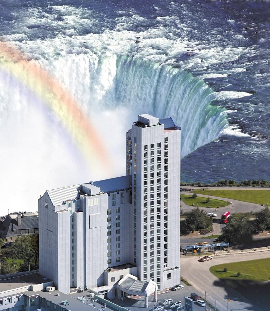 THE OAKES HOTEL OVERLOOKING THE FALLS photo 4