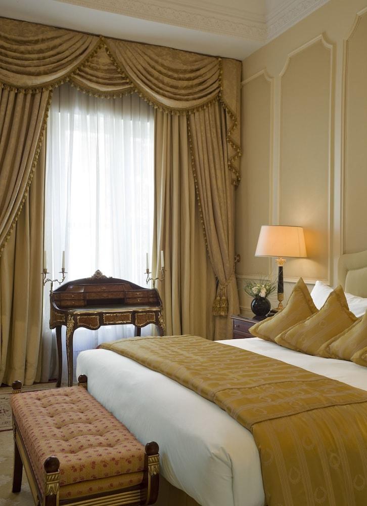 BENTLEY HOTEL photo 4