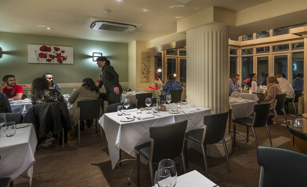CORUS HOTEL HYDE PARK photo 1