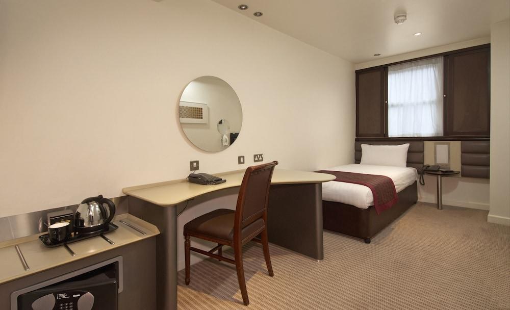 CORUS HOTEL HYDE PARK photo 4