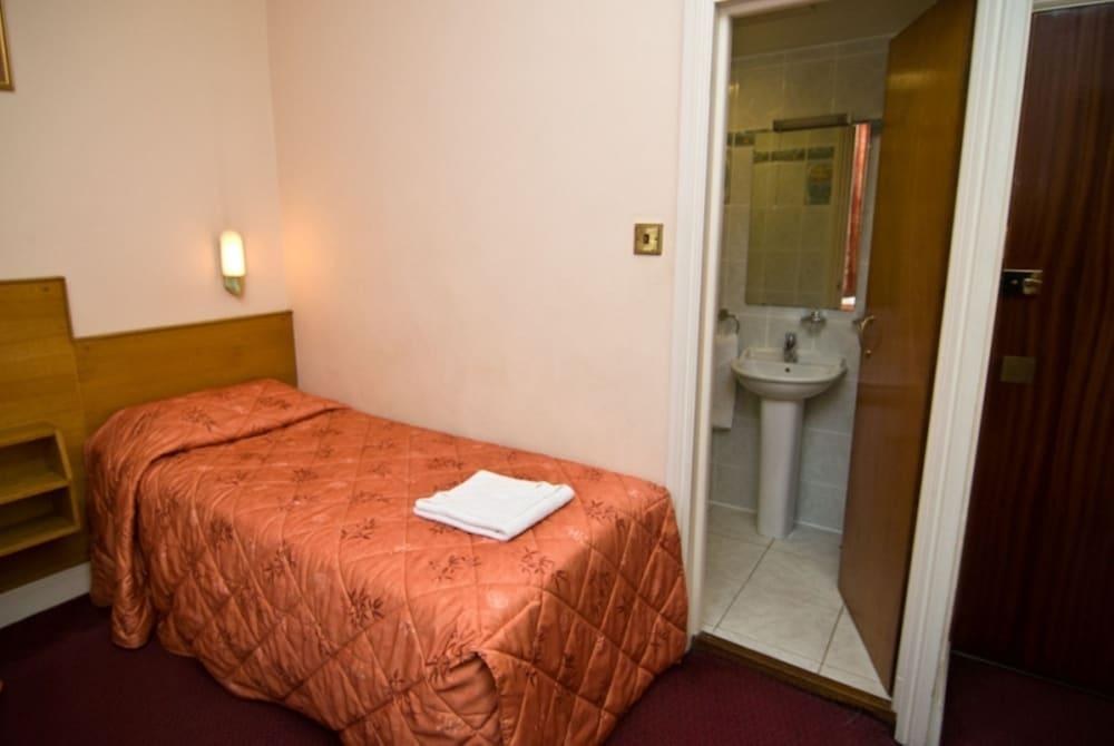ALEXANDRA HOTEL photo 2