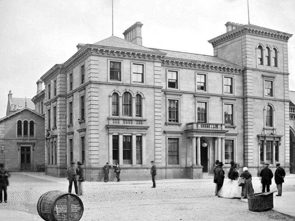 ROYAL HIGHLAND HOTEL photo 2