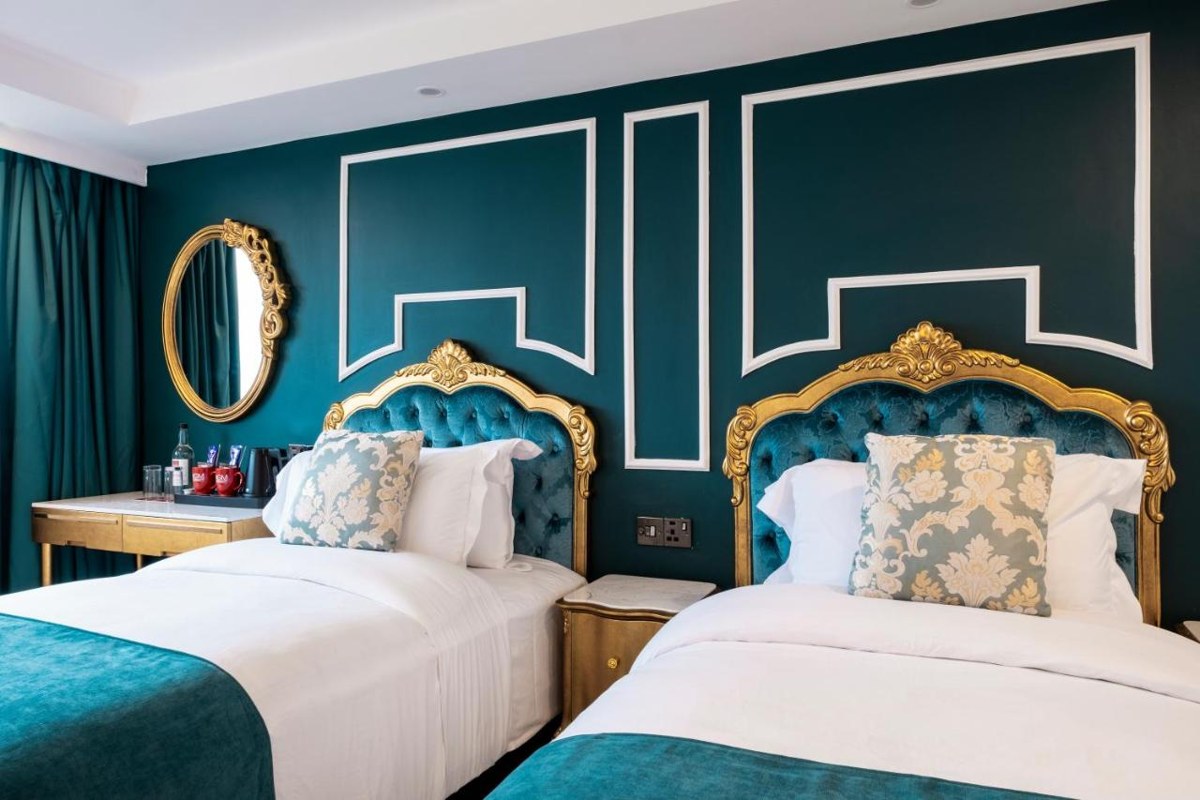 MUTHU GLASGOW RIVER HOTEL