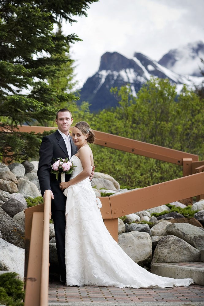 LAKE LOUISE INN