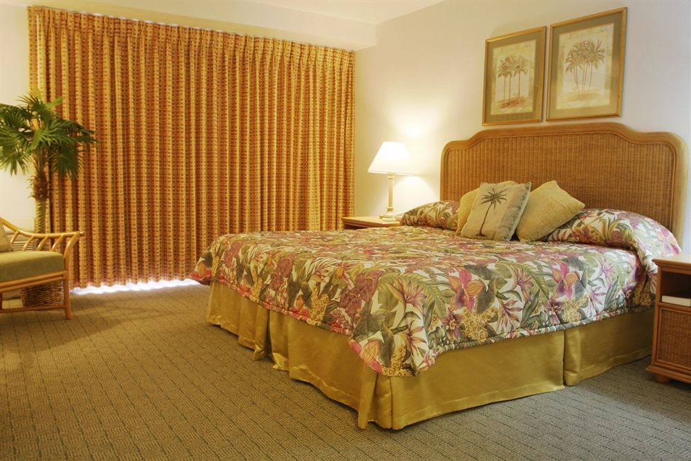 CASTAWAYS RESORT & SUITES