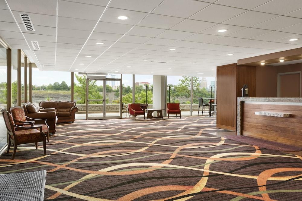 TRAVELODGE BY WYNDHAM NIAGARA FALLS FALLSVIEW photo 4