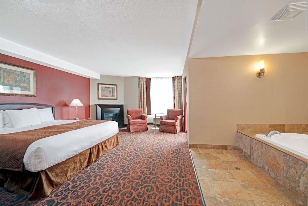 RAMADA NIAGARA FALLS photo 3