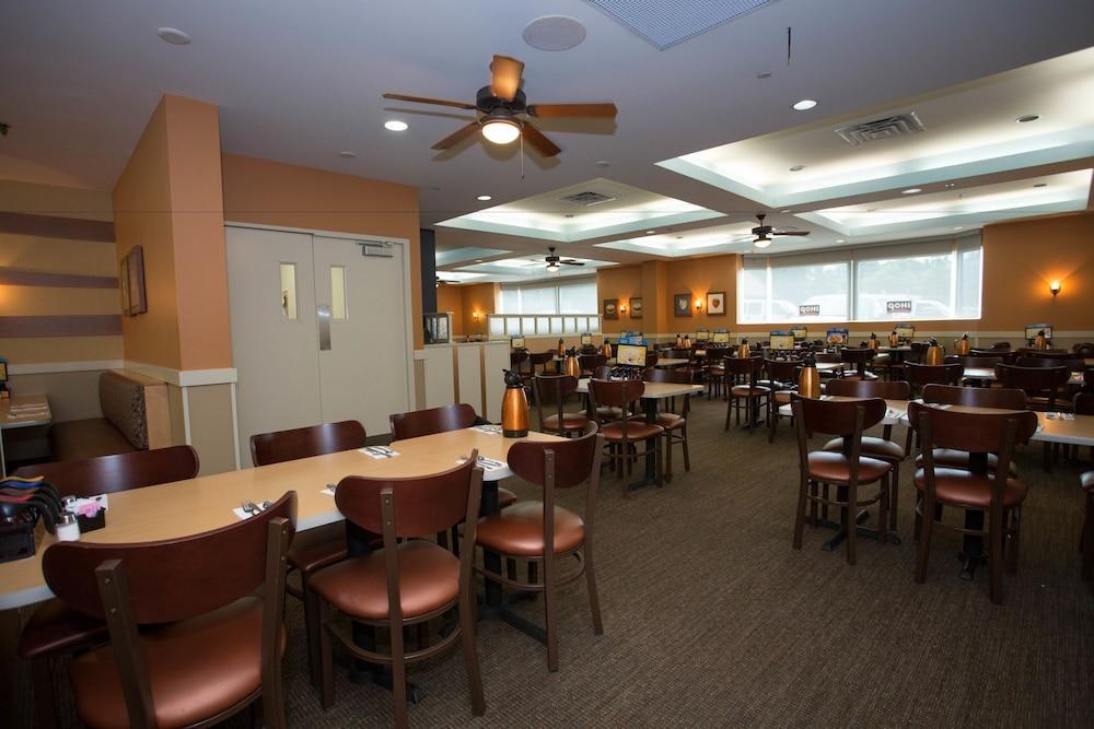 RAMADA NIAGARA FALLS photo 4