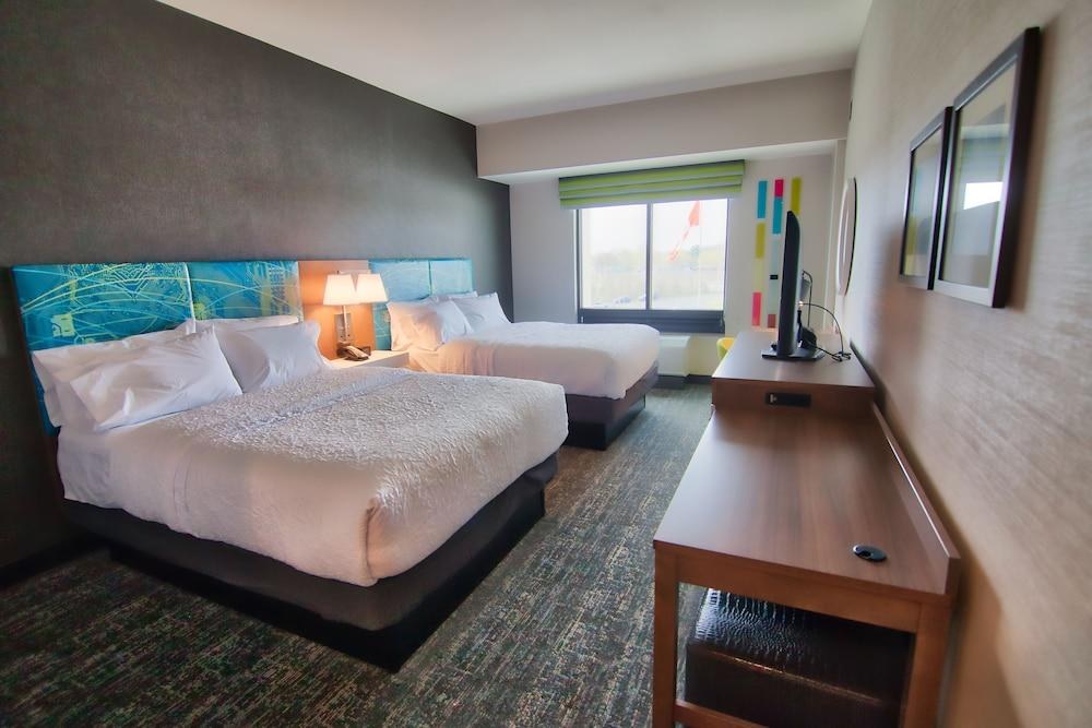 HAMPTON INN ST CATHARINES NIAGARA photo 2