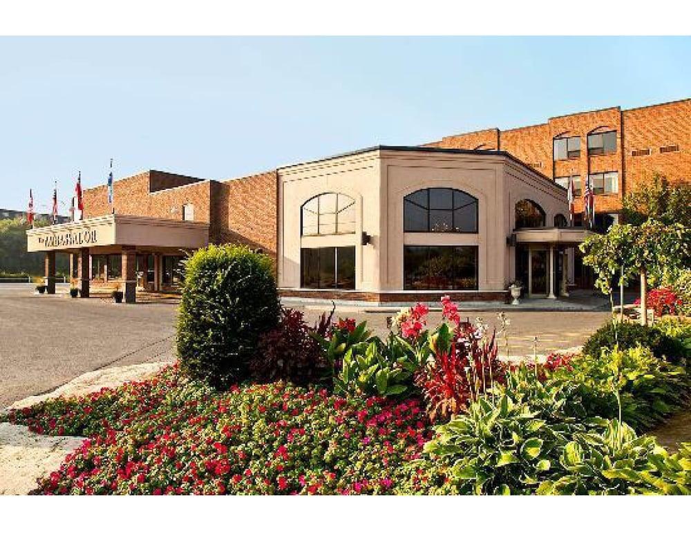 AMBASSADOR HOTEL AND CONFERENCE CENTER photo 4