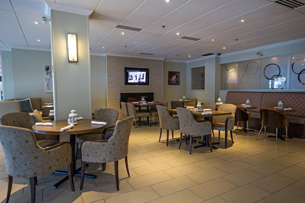 CAMBRIDGE SUITES HOTEL photo 4