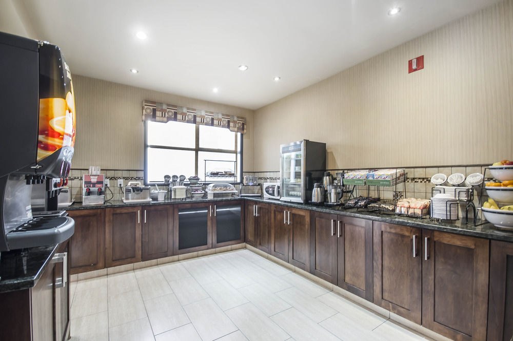 COMFORT INN & SUITES KAMLOOPS